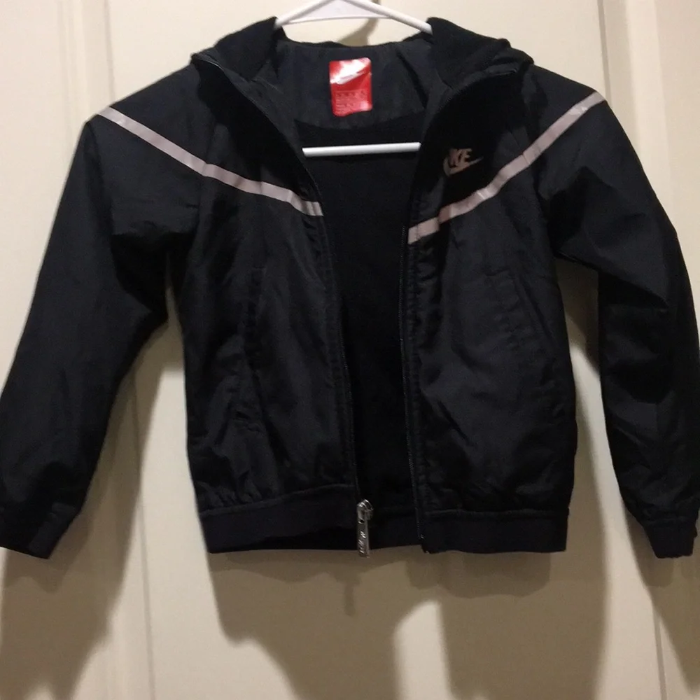 Like New! Nike boys Windbreaker ZipUP fleece lined hood jacket kids size 4 black